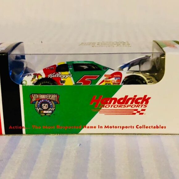 Terry Labonte #5 Kellogg's Corn Flakes Corny 1:64 Die Cast Stock Car - Picture 2 of 7